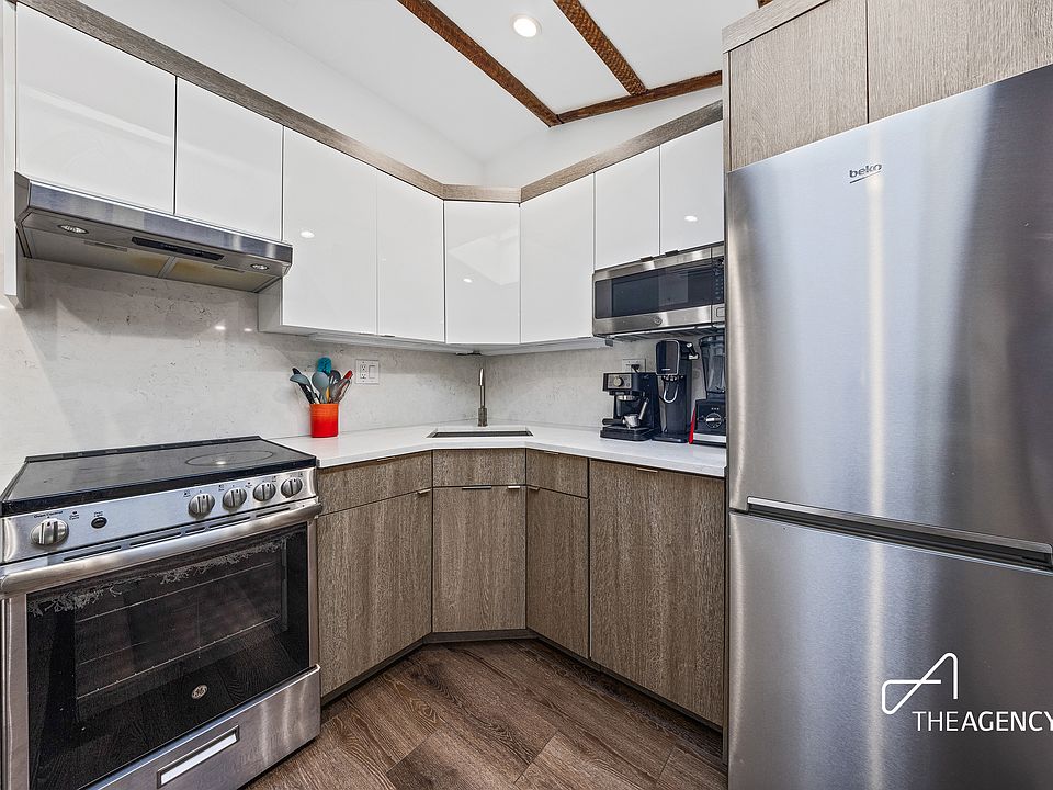 1st image of 934 President St #9