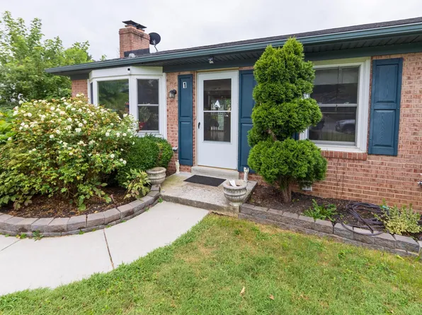 1 Manchester Ct, Brunswick, MD 21716
