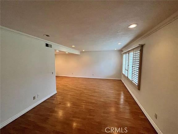 4th image of 10237 Kings River Ct
