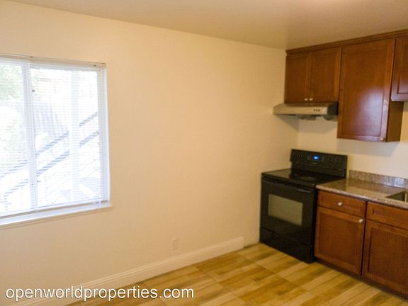 3rd image of 16020 Maubert Ave