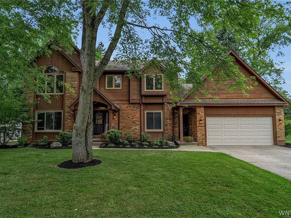 1st image of 10 E Pinelake Dr