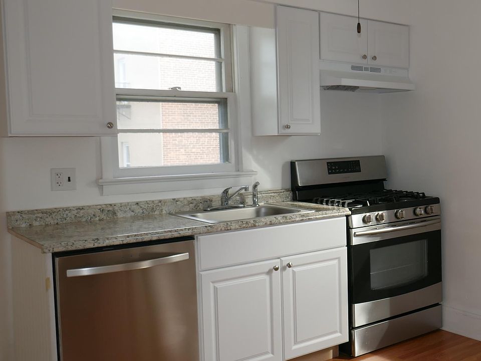 1st image of 334 Livingston Ave #2