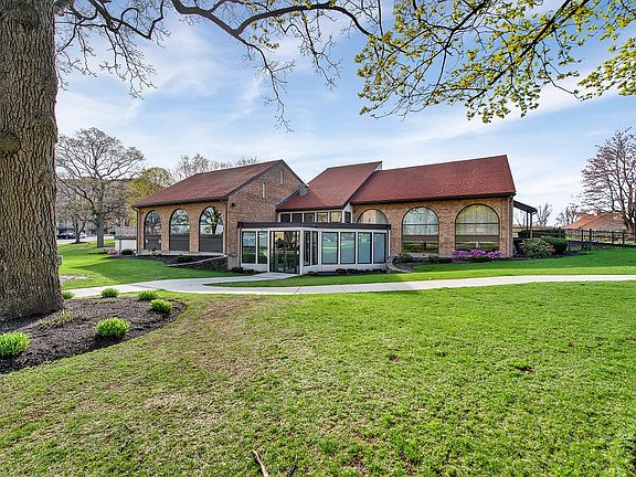 Amenity Center