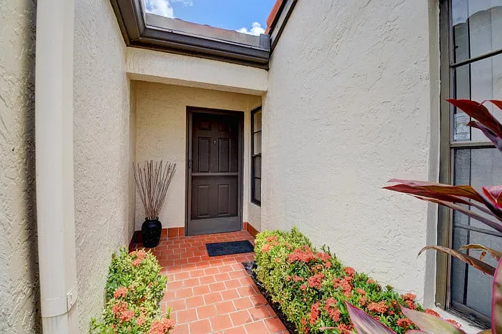 5895 Autumn Lake Ln — Photo 3