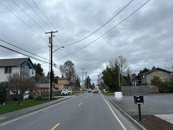 4th image of 720 Maple Ave