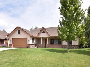 211 Black Bear Dr, Gypsum, CO 81637