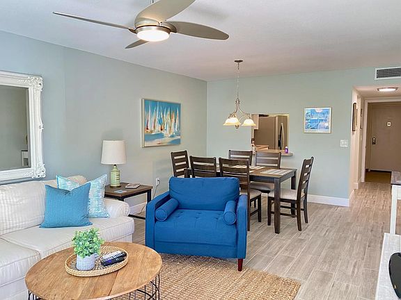 5th image of 1502 S Lakeside Dr APT 310