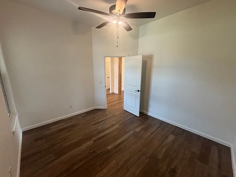 1900 Inglenook Dr — Photo 13
