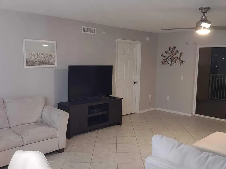 8921 Lake Dr #304 — Photo 6