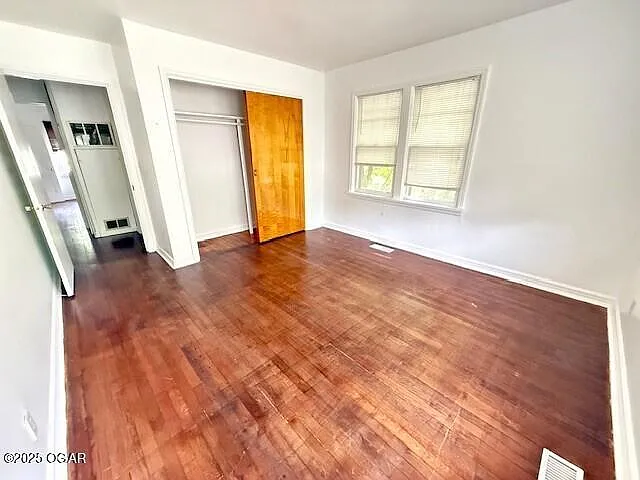2631 E Vandalia St — Photo 5