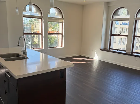 7046 Hollywood Boulevard