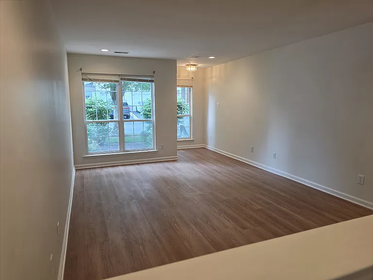 303 Harvest Ln — Photo 15