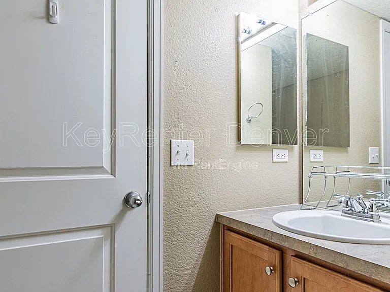 492 S Saulsbury St — Photo 12