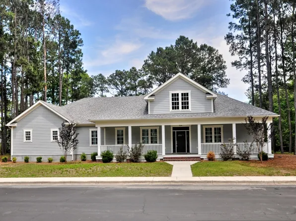 9265 W Lake Road, Calabash, NC 28467