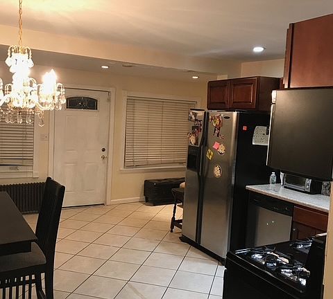 3rd image of 140 Hunnewell Ave #1