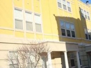 7521 Brown Ave #402, Forest Park, IL 60130