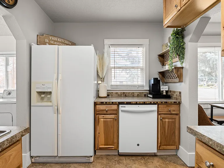 436 E Pine Ave — Photo 12