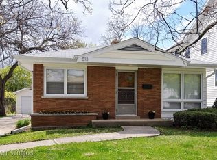 813 N Loomis St, Naperville, IL 60563