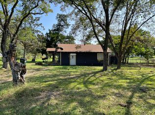 746 E 7th St, Yorktown, TX 78164