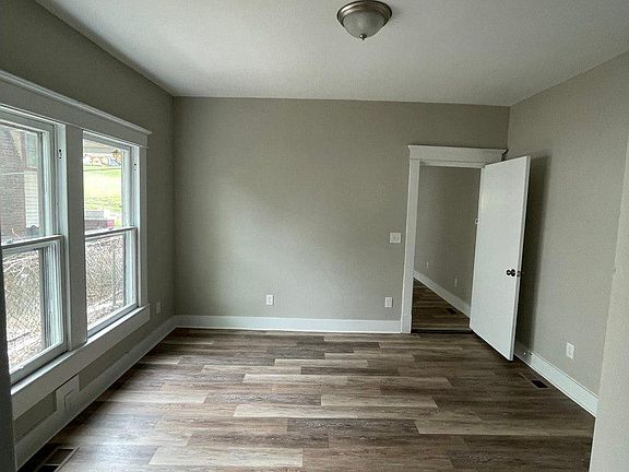5th image of 1421 McCroskey Ave #2