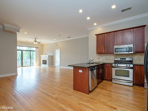 5th image of 4651 N Greenview Ave APT 406