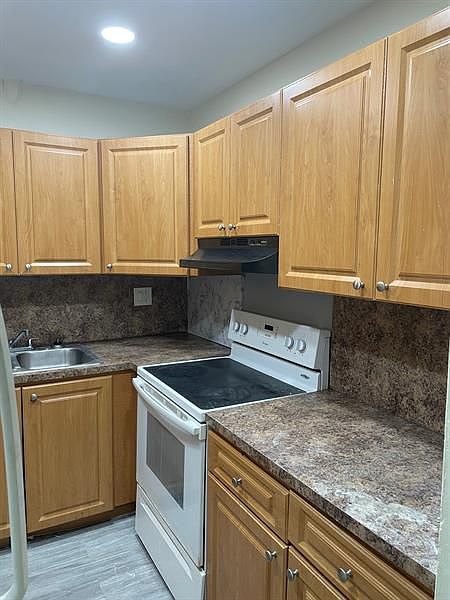 1st image of 304 NW 30th Ct APT 202