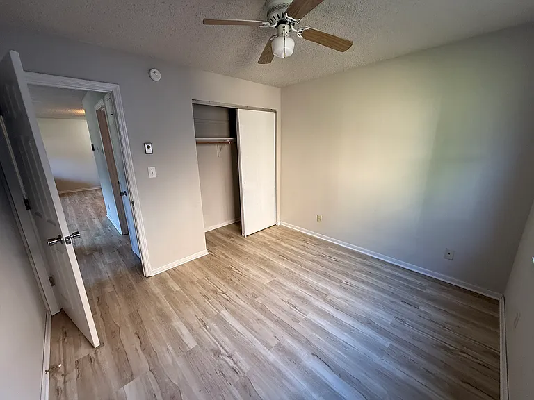 1416 E 5th St #5 — Photo 4
