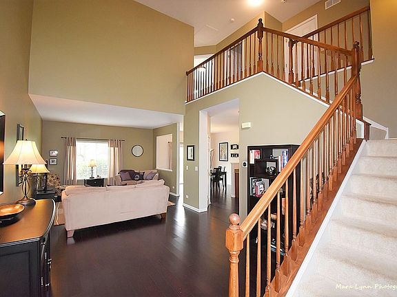 3rd image of 275 Thornwood Way Unit E