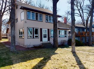 2811 Lake Shore Dr, Okoboji, IA 51355