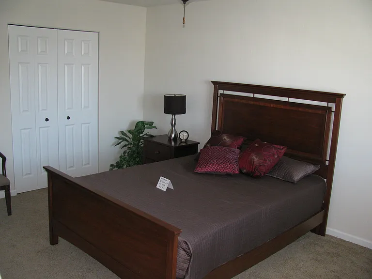 1238 Meadowbrook Dr — Photo 9