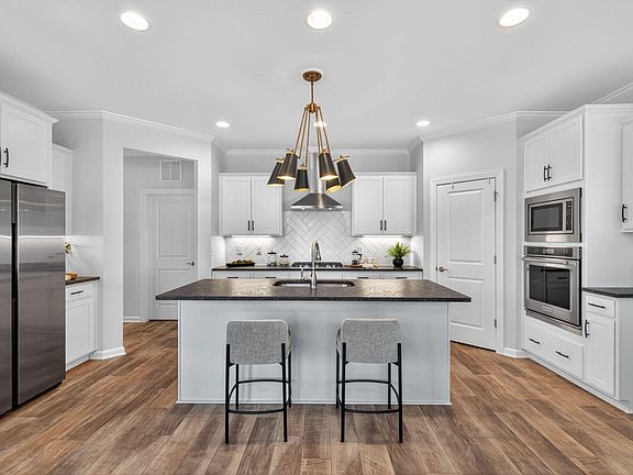 4th image of 717 Churton Pl