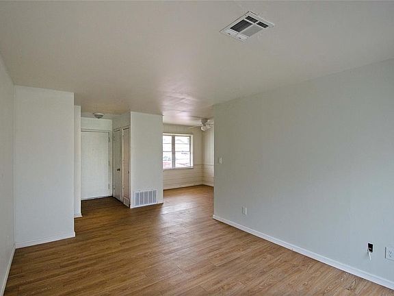 4th image of 1117 SW 43rd St