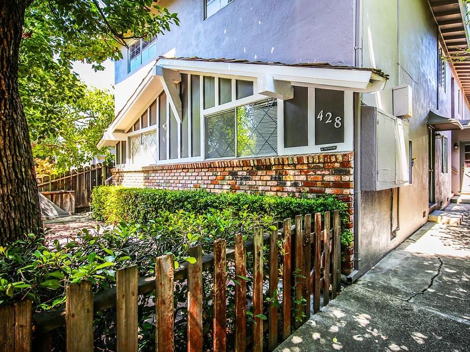 1st image of 428 Jackson Ave #1