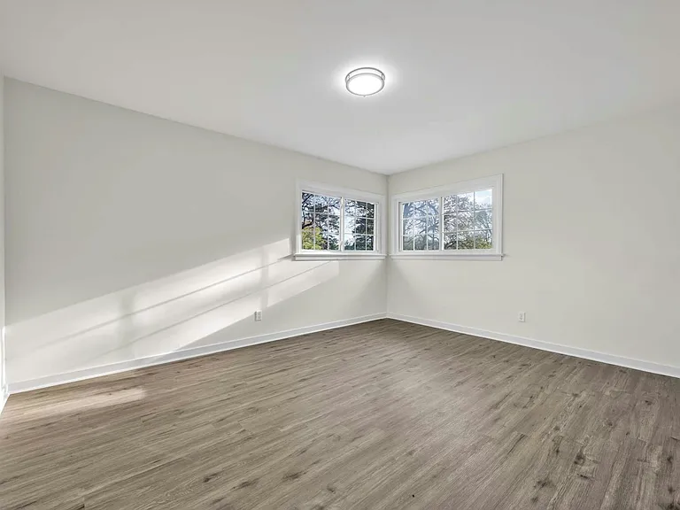 1112 Violet Dr — Photo 17