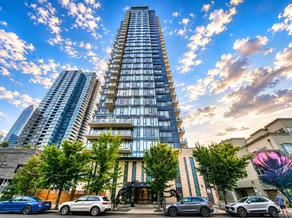 1010 6th St SW #1402, Calgary, AB T2R 1B4