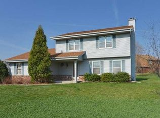 W142N10453 Magnolia Dr, Germantown, WI 53022