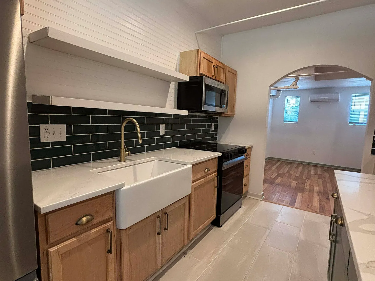 2 bed, 975 sqft, $1,575 — Photo 2