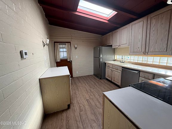 5th image of 2514 N Sycamore Blvd