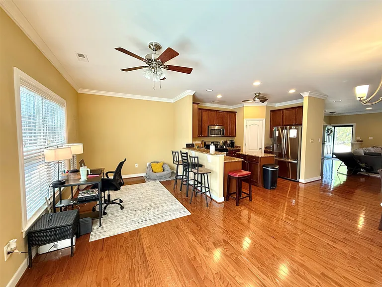 223 Quarterpath Rd — Photo 5