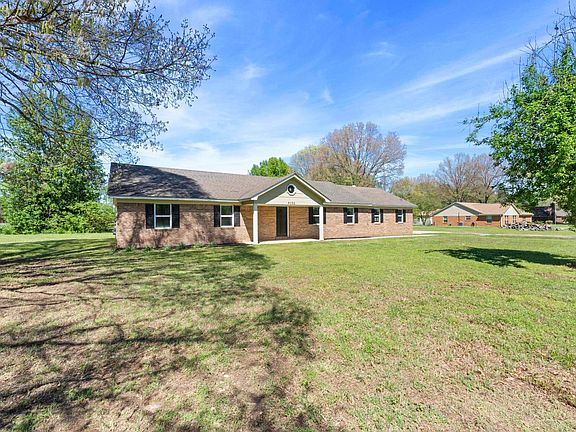 2nd image of 9132 Kerrville Rosemark Rd
