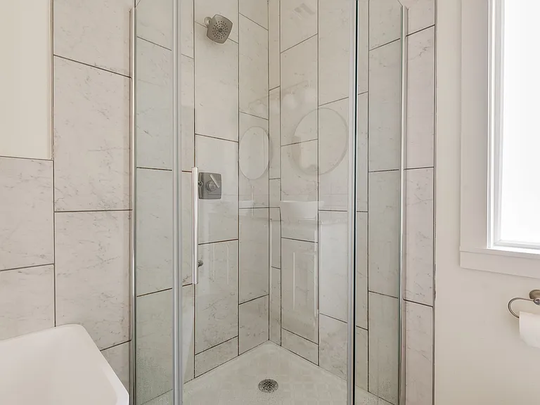 1215 NW 13th St — Photo 56