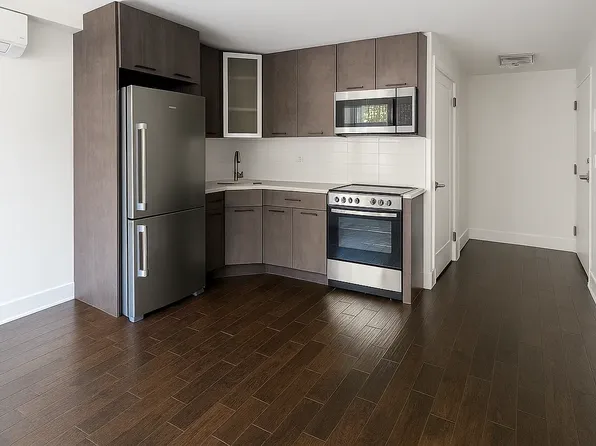 805 Quincy Street image 1 of 4