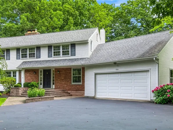 723 Mountain View Dr, Lewiston, NY 14092