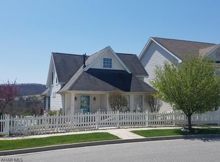 700 Holliday Hills Dr, Hollidaysburg, PA 16648