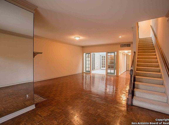 2nd image of 5421 N New Braunfels Ave #3