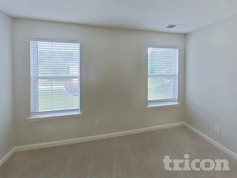872 Woodside Dr — Photo 15