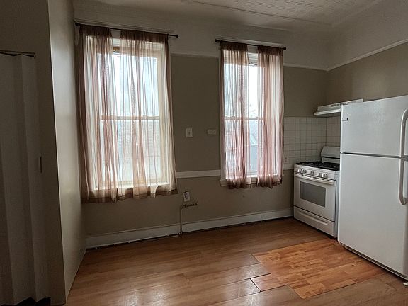 3rd image of 2417 S Albany Ave