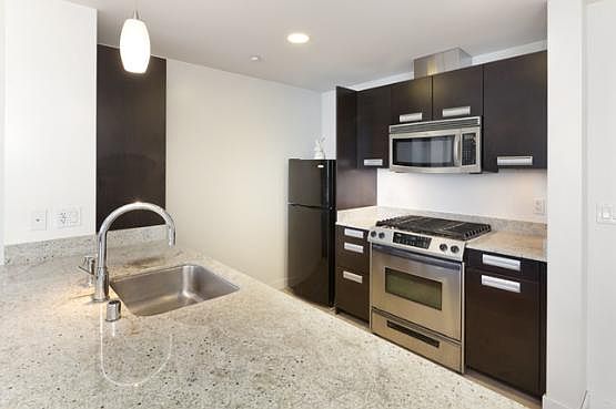 2nd image of 300 Berry St Unit 816