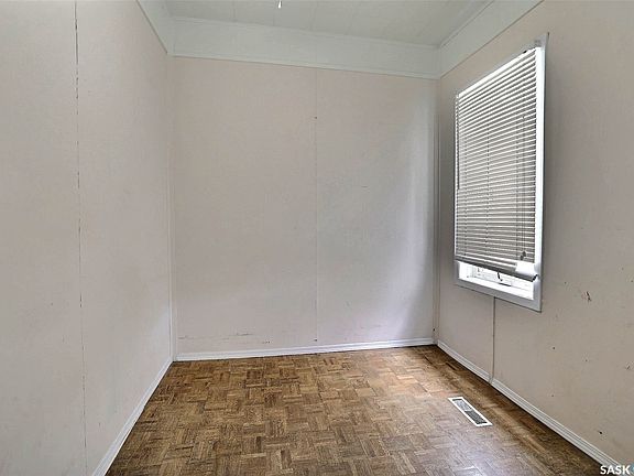 5th image of 2030 queen Street