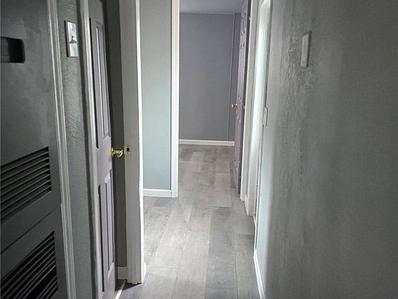 3rd image of 4083 Lasky Ave
